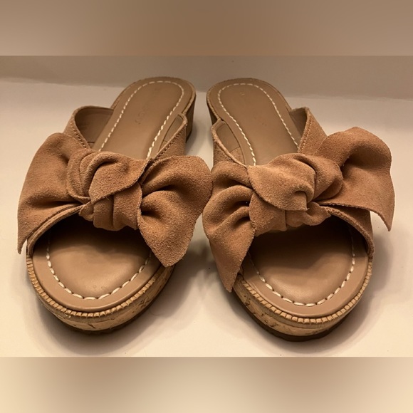 Bernardo Sandals, Size 7, Great preowned condition - Picture 1 of 6